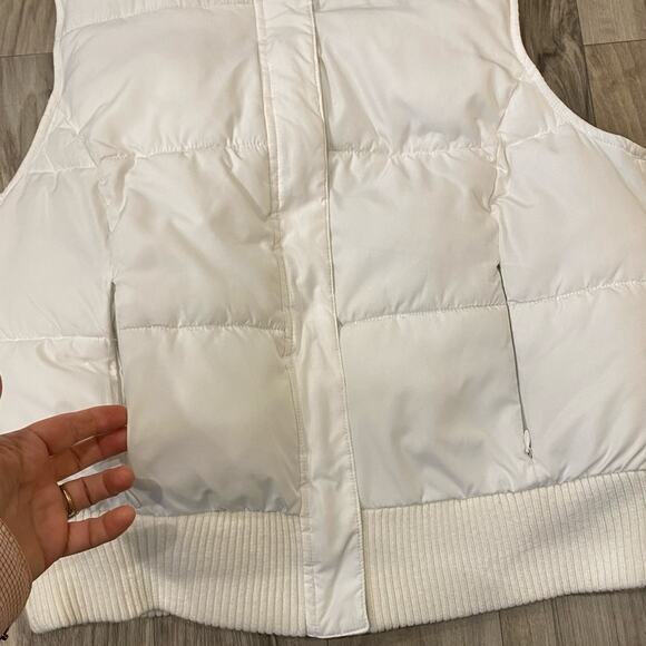 Pretty Merona Women’s M SUPER CLEAN Zip Front White Puffer Vest - Picture 8 of 10